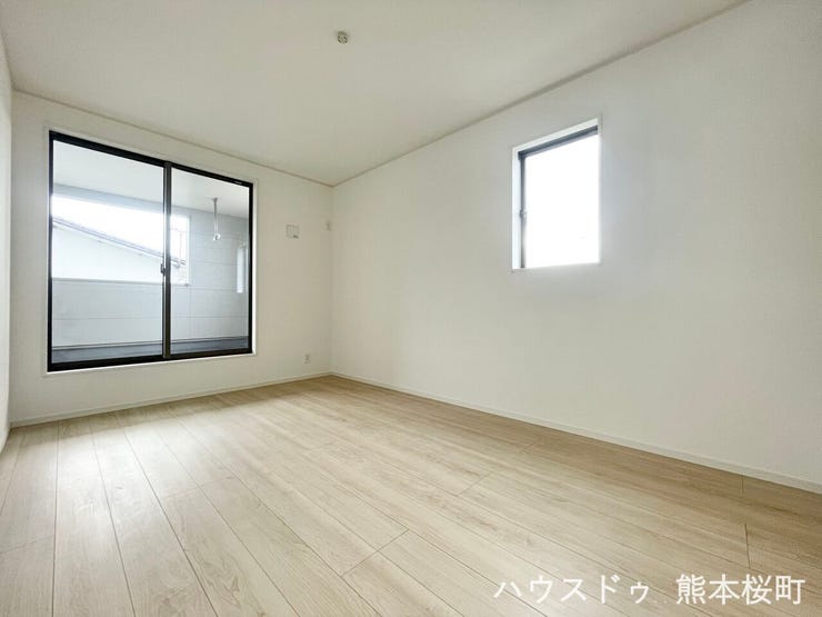 ■2階6.7帖洋室■寝室、書斎、趣味の部屋。家族の成長やライフスタイルに合わせ、様々な使い方ができる快適な空間です。