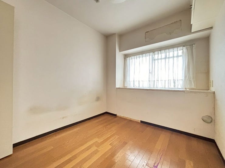 大きな窓から陽が差し込み、目覚めのよい1日が迎えられそうです!