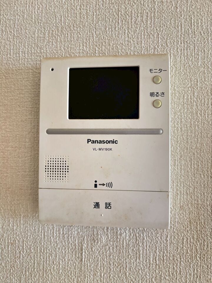 カメラ付きインターホンなので、安心して過ごせる◎