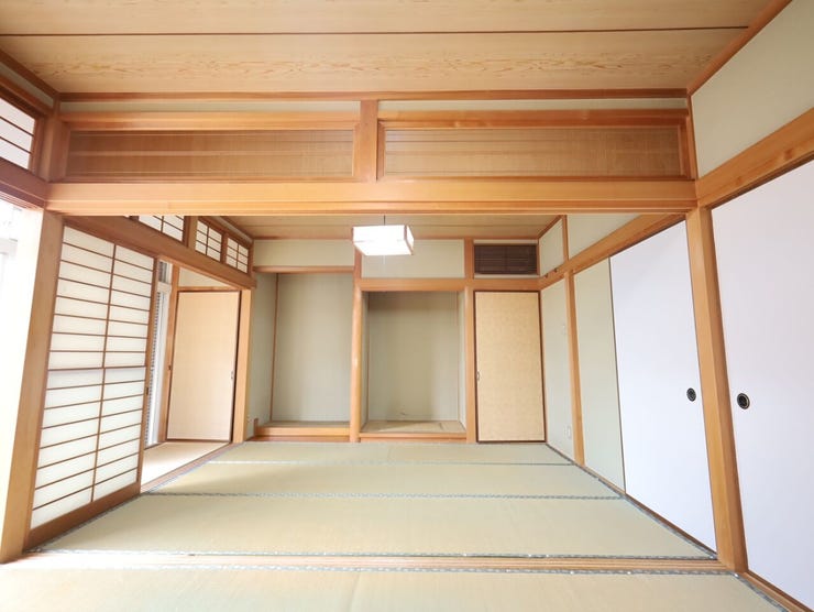 畳のやわらかさが心地よく、家族の“ほっとする時間”をつくる和室です。