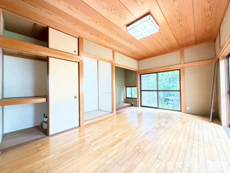 角部屋にあたるため窓が多く、風通しと日当たりが抜群です。