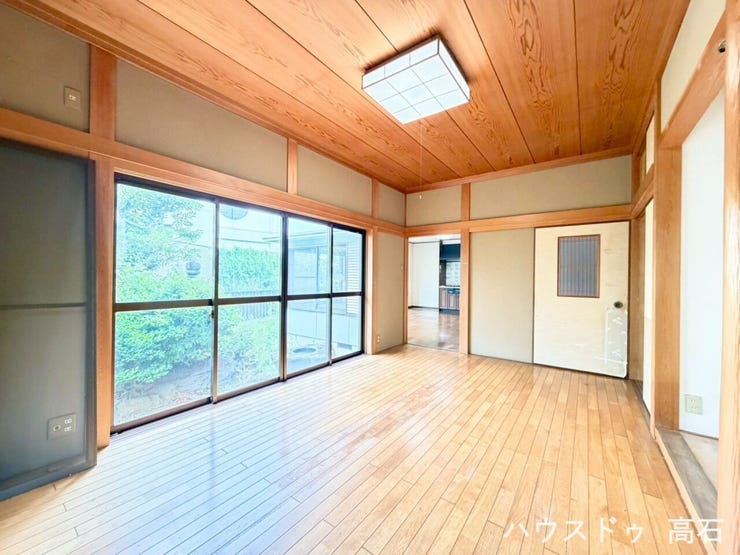 角部屋にあたるため窓が多く、風通しと日当たりが抜群です。