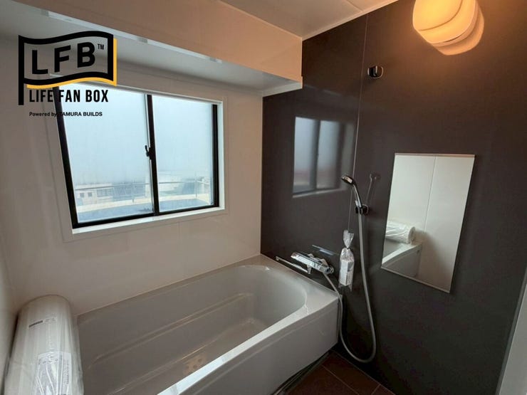 マンションですが角部屋の為、窓があり明るい浴室♪もちろんこちらも新品交換しておりますので、気持ちよく入浴出来そうですね♪