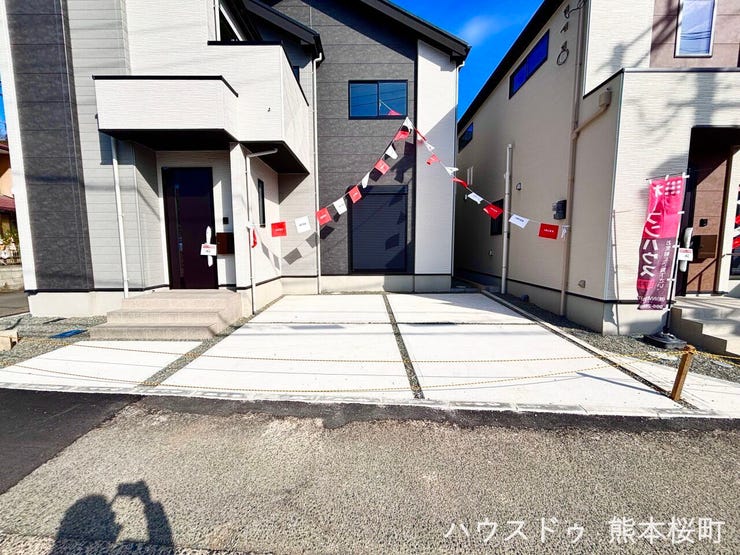■□■車と趣味の幅が広がる場所■□■単なる駐車スペースではない、洗車やタイヤ交換、DIYにも使える多目的な屋外スペースです。