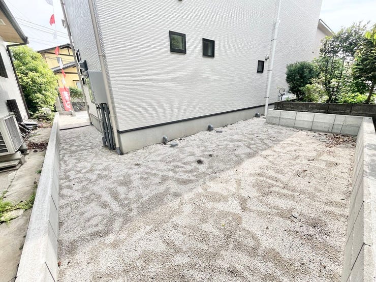 ■□■庭■□■
ガーデニングや家庭菜園などが楽しめるお庭☆季節の花や野菜を育てることで四季の移ろいが豊かに感じられます♪