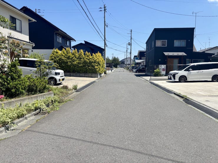 現地(2026年6月)撮影
◎現地案内予約受付中!◎
ご内覧をご希望の際は、ハウスドゥ 八戸田向までお気軽にお問い合わせくださいませ♪