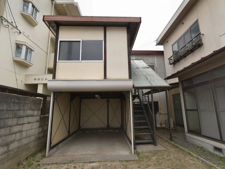 別棟を東側より撮影