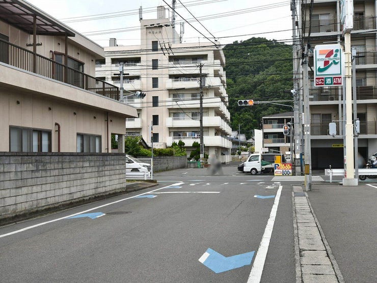 東側道路