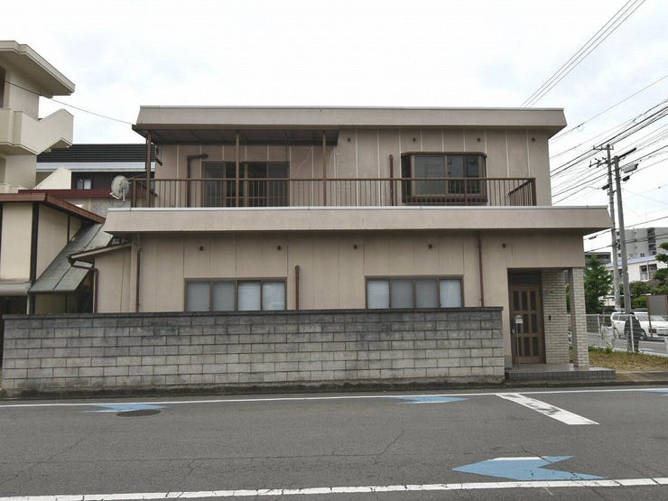 外観を東側より撮影