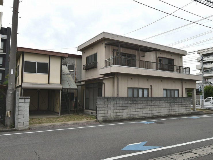 外観を南東側より撮影