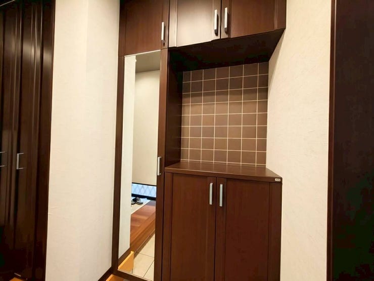 玄関に鏡があるので身だしなみチェックは完璧です!