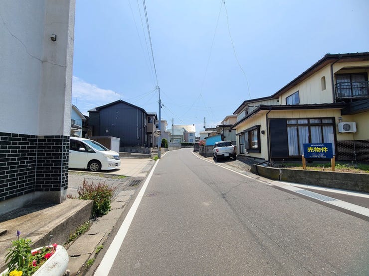現地(2026年6月)撮影
◎建築条件無し◎
詳細は、ハウスドゥ 八戸田向までお気軽にお問い合わせくださいませ♪
