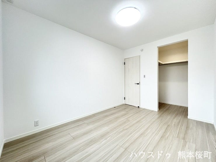 ■2階6帖洋室①■心からリラックスできる静けさ、上質な眠りで、毎日をリセットします。明日への活力を養う空間です。