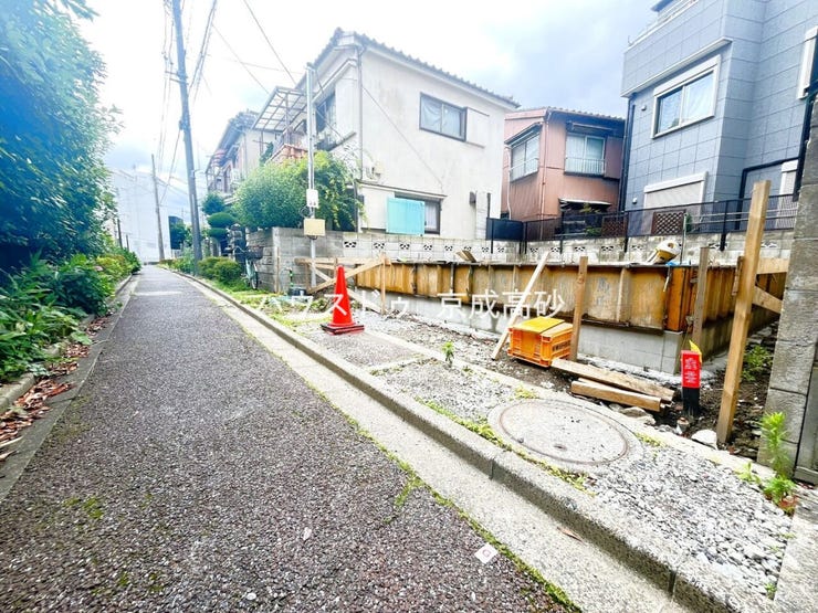 前面道路含む外観