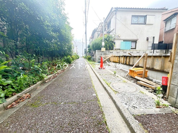 前面道路含む外観