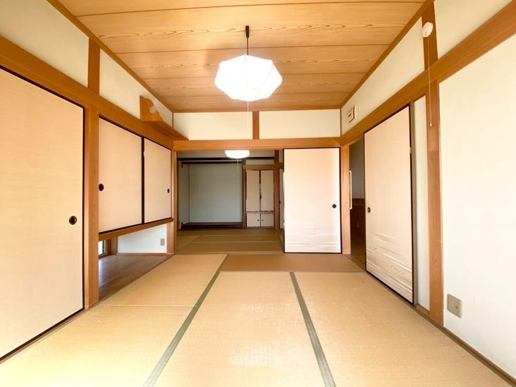 二間続きの広々とした和室! 来客時のおもてなしにもぴったり!