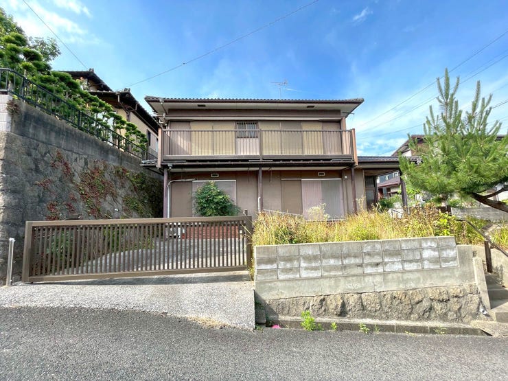 【外観】
■小倉南区葛原中古戸建て■ ■角地 ■閑静住宅街 ■駐車2台 ■日当たり良好 ■和室
