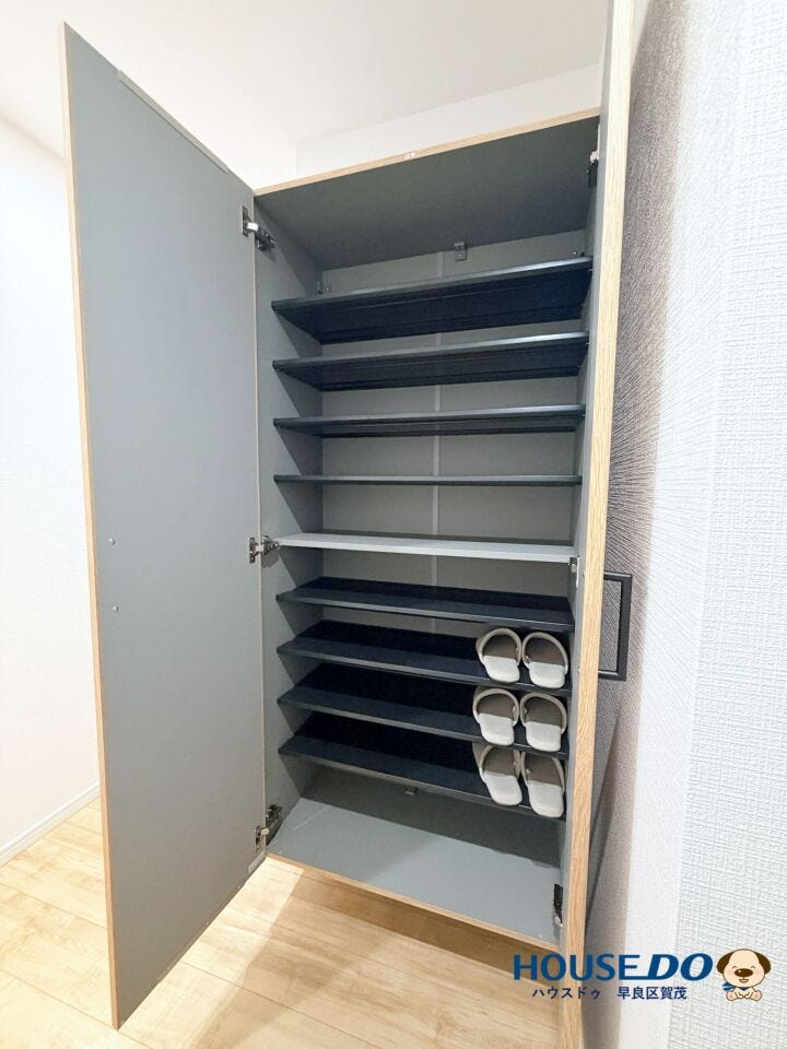 豊富な収納力を備えたシューズボックス。
玄関をすっきり美しく保てます