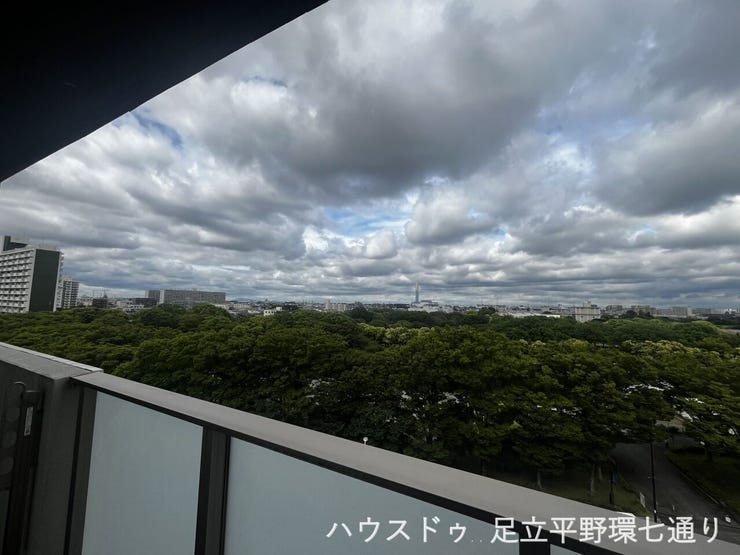 開放感ある眺望が魅力。緑を望める景色で、日々の暮らしに癒しを添えます。