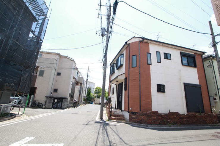 整然と建ち並ぶ、明るく落ち着いた住宅街の一画です♪