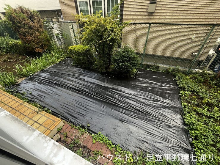 専用庭付きでガーデニングや季節の植栽も楽しめる、ゆとりある住空間です。