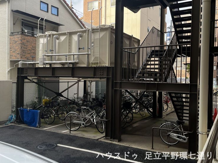 敷地内に駐輪場を完備。大切な自転車を身近に置けて、毎日の通勤・通学にも便利です。