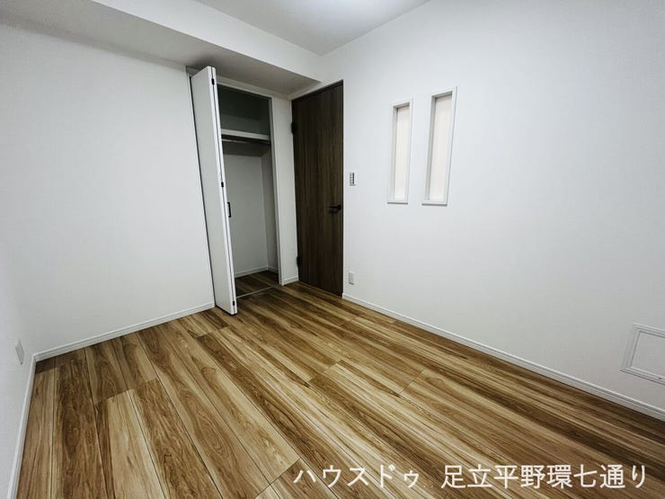 シンプルで使いやすい洋室。収納付きで居室をすっきり保てます。