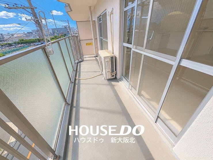 ■陽当り・通風・眺望良好のゆとりのあるバルコニー!
■テーブルや観葉植物等を置けばまた違った空間に大変身します!