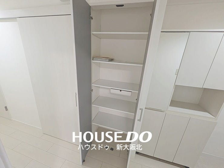 ■シューズボックス横にも嬉しい収納棚!
■日用品や備蓄などもまとめて収納できます◎
