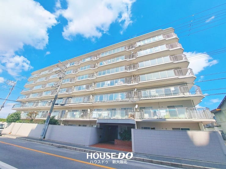 ■阪急神戸線「神崎川駅」徒歩6分!
■1982年築!7階建て!
■周囲にはコンビニやスーパーなど、生活に便利な施設が充実!