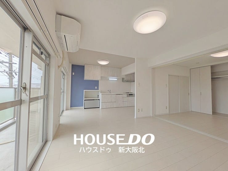 ■リビングに面したお部屋は、扉を開ければ広々としたリビングとしてお使いいただけます!
■ご家族の人数やライフスタイルに合わせてお部屋の用途を使い分けていただくことができますよ!