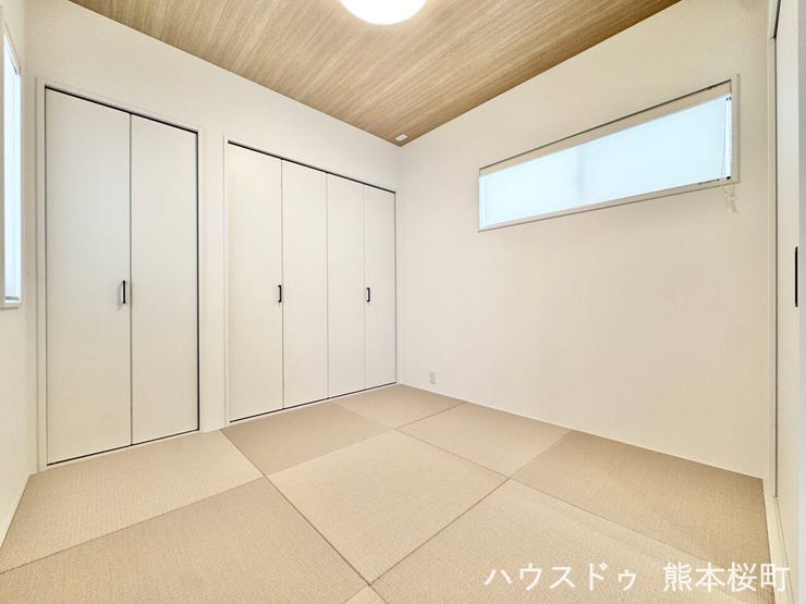 ■1階4.5帖和室■ゲストをもてなし、昼寝や家事にも使える、畳のぬくもりが心地よい多目的万能スペース。