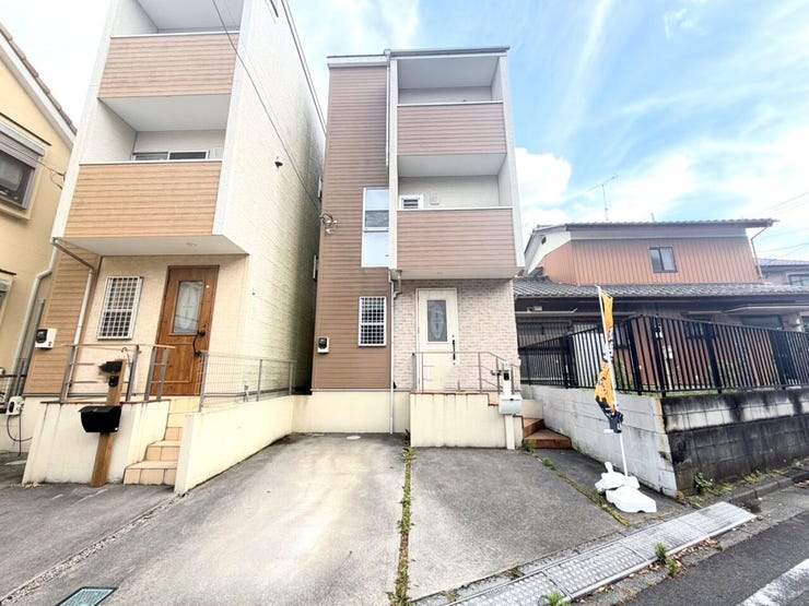 ◇ご案内方法◇
ご来店いただかなくても、現地待ち合わせ・自宅、最寄りまでの送迎サービスで柔軟に対応!周辺環境や他にも見たい物件もあわせてご案内できます!