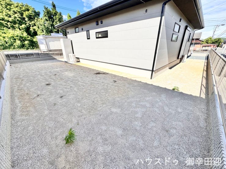 ■遊びと安らぎの多目的空間■子どもが安全に遊べ、ペットと触れ合い、大人も自然に癒やされる、暮らしを彩るスペースです。