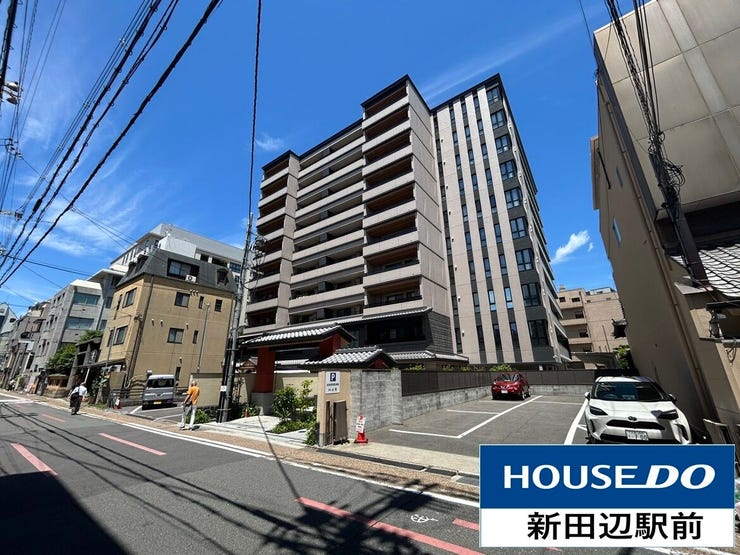 【外観】
阪急、京阪、市営地下鉄の3線利用可、田の字地区に建つマンション。買い物、飲食至便な立地ながら、落ち着いた住環境です。