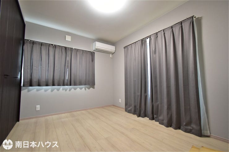 【洋室】6帖の洋室です!廊下から出入り可能なお部屋です!室内程度良好です♪