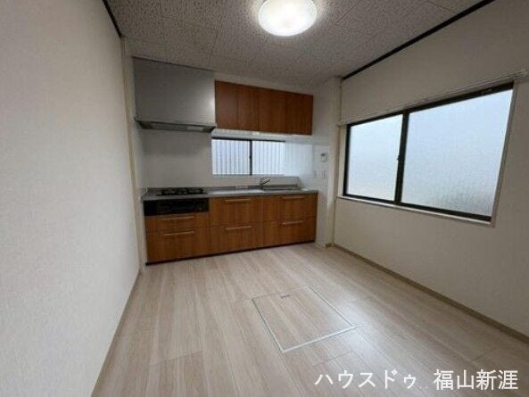 収納面もばっちりな最新のシステムキッチンです♪対面式のキッチンが苦手な方は集中して料理ができます。