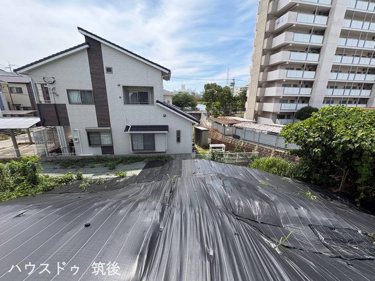 【七隈駅まで徒歩11分】通勤や通学に便利な好立地です。さらに片江小学校までは徒歩約3分とお子様の通学にも安心の距離。周囲は戸建てやマンションが立ち並び、日当たりや風通しも確保しやすい住環境です。