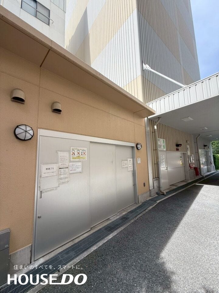 建物内にゴミ置き場を設置。24時間いつでも出せる利便性があり、清潔感を保つ管理体制も整っています。