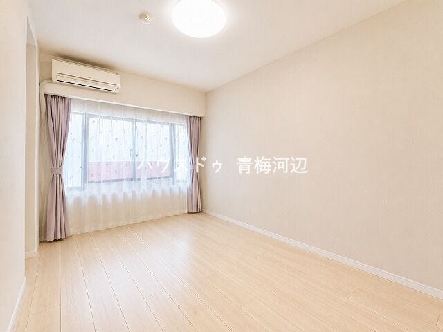 納戸:納戸があれば、衣替えのお洋服や、掃除道具などをしまうことが出来て、居住空間を広く使えますね!
※一部CG家具消し加工処理をしています。