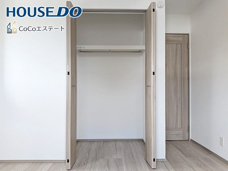 □■収納■□
各部屋にクローゼット完備♪
ゆとりの収納で、お部屋がスッキリ片付きます。