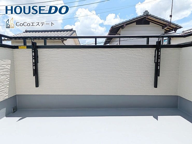 □■バルコニー■□
南に大きく面したバルコニー♪
家族みんなのお洗濯物もお布団も、あっという間におひさまの香りに◎