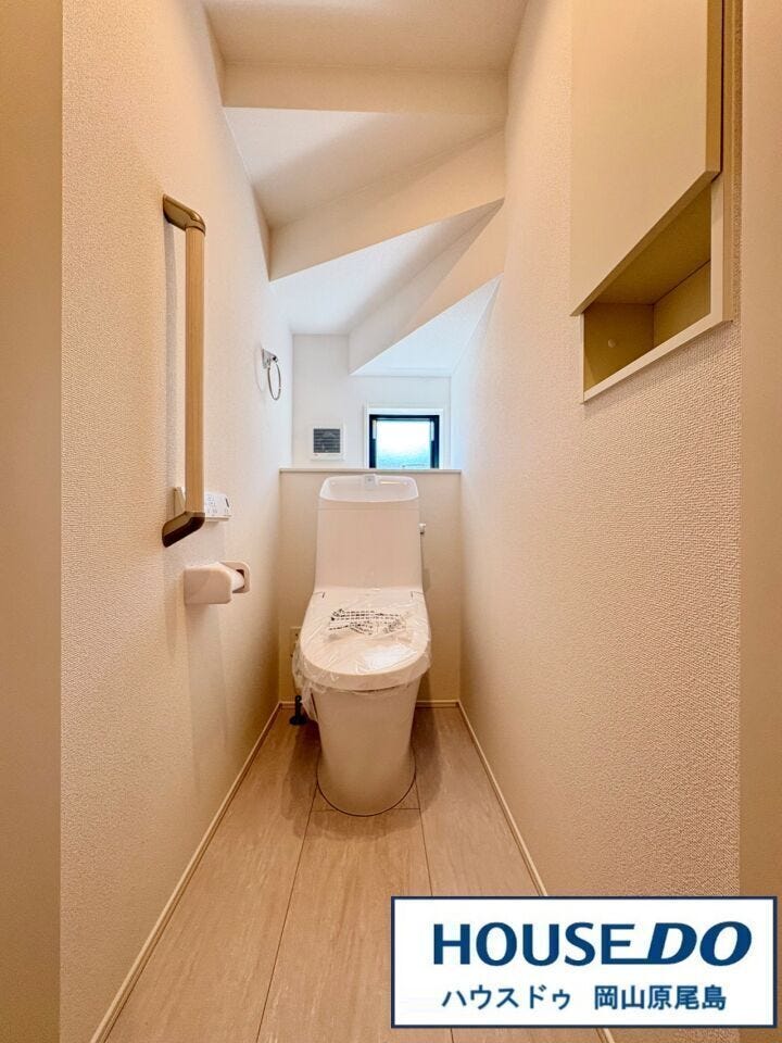 トイレは1階と2階に配置、清潔感のある温水洗浄便座です。
※同施工会社のイメージ画像です