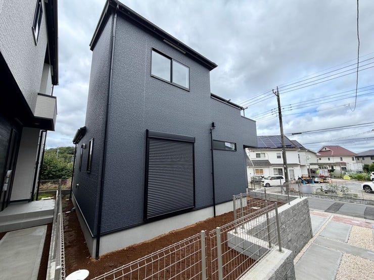 建物は高い位置に建っているため、道路からの視線が気になりません♪