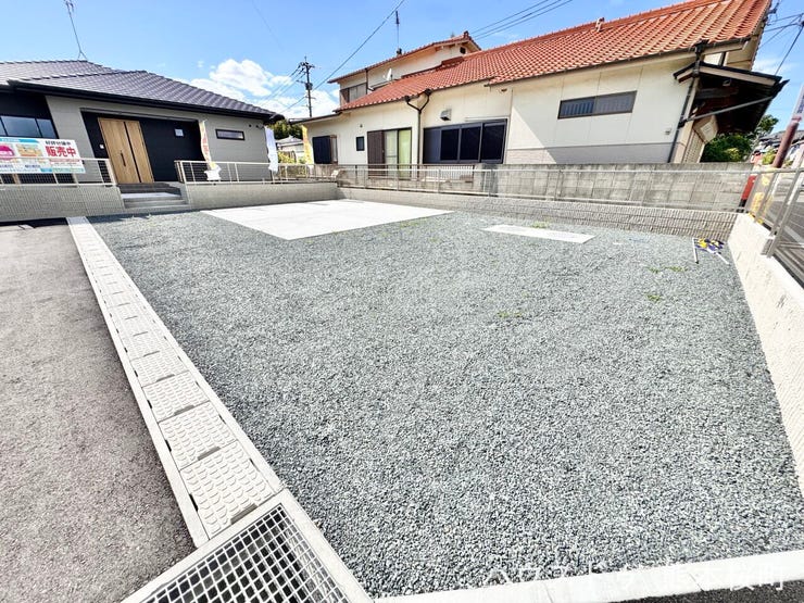 ■車と趣味の幅が広がる場所■単なる駐車スペースではない、洗車やタイヤ交換、DIYにも使える多目的な屋外スペースです。