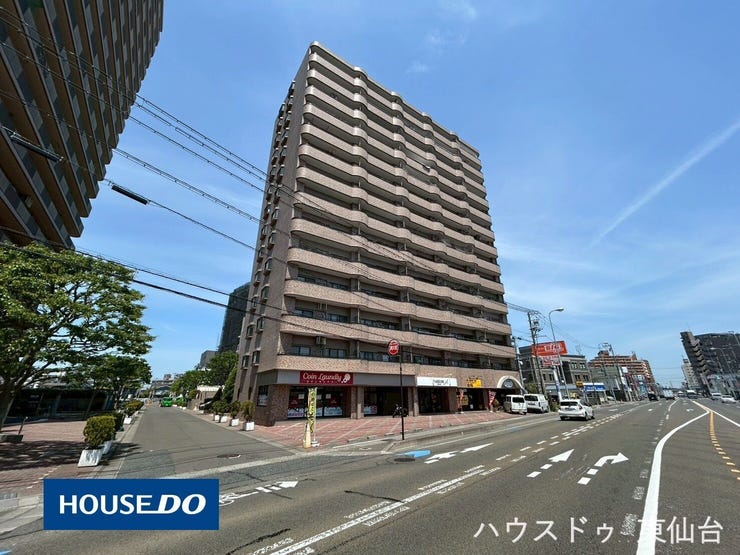 【外観】
駅徒歩3分の好立地×明るい角部屋4LDK。生活利便と快適性がそろう住まいです。