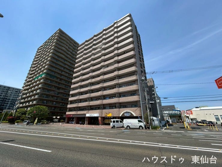 辺には買物施設や生活利便施設もそろい、暮らしやすい環境が整ったマンションです。