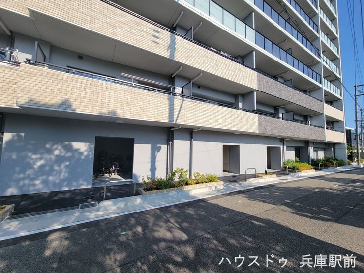 バイク置き場、駐輪場