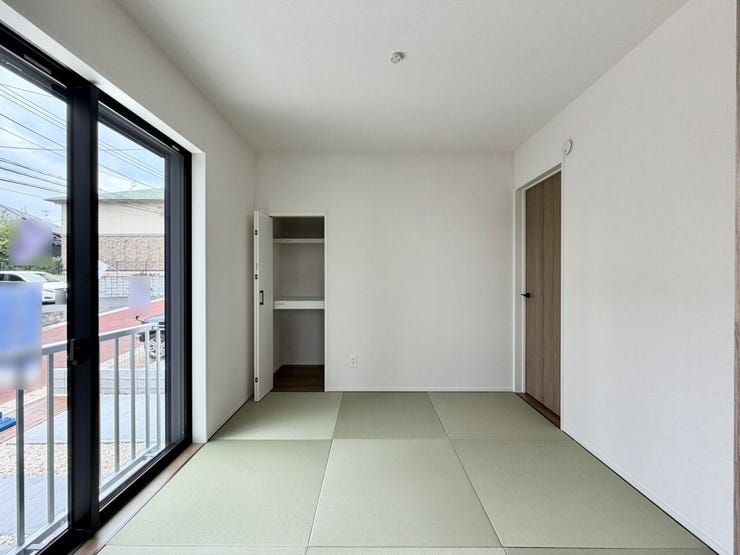 〈4.5帖〉廊下から直接ご案内できる客室としてもご利用いただけます♪座布団やお昼寝用のお布団も収納できます♪