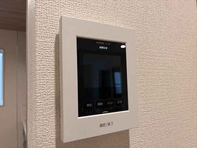 モニター付きインターホンがあることで防犯面でも安心です。